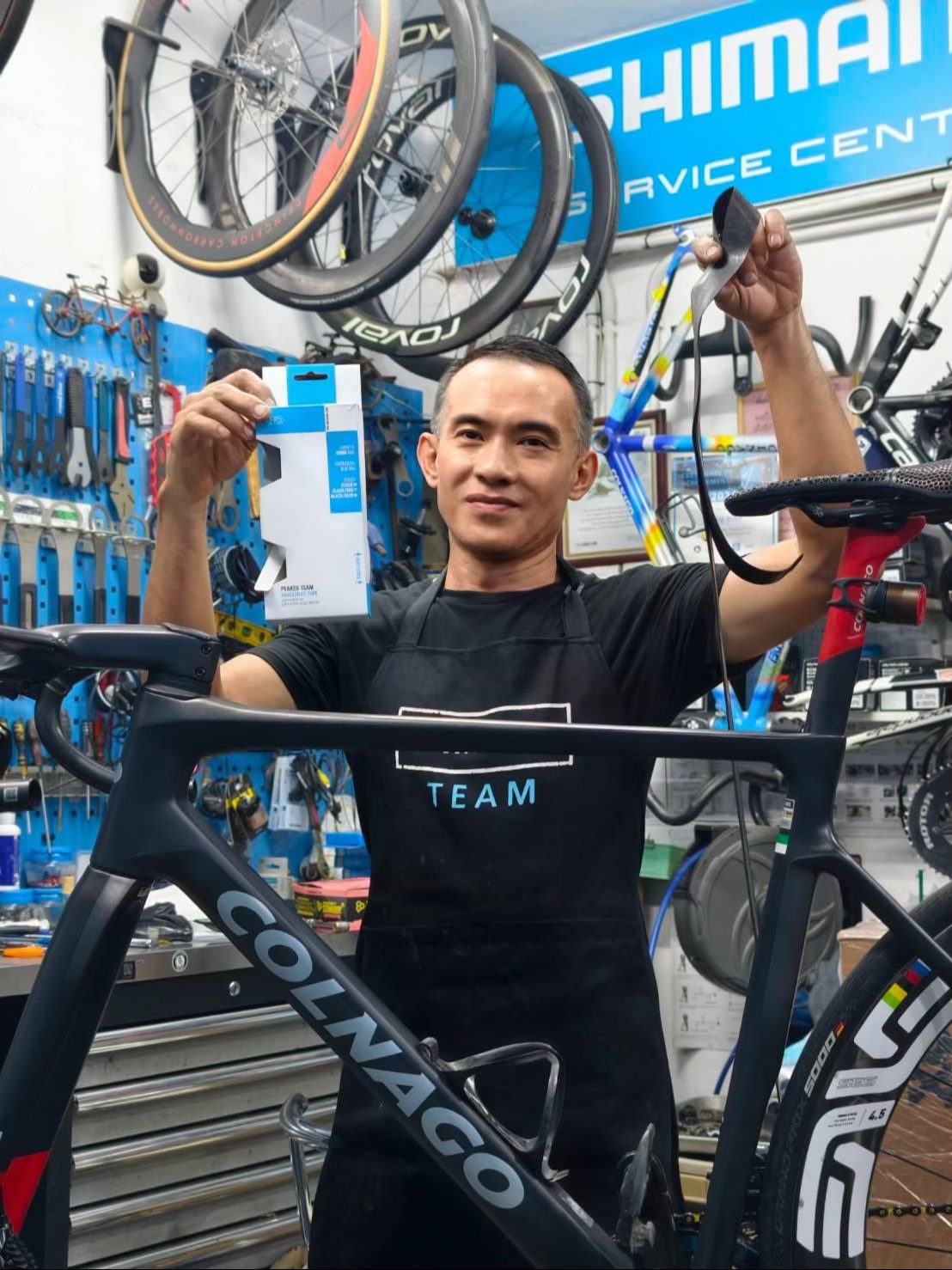 พี่พงศ์ติดตั้งอะไหล่จักรยาน Colnago