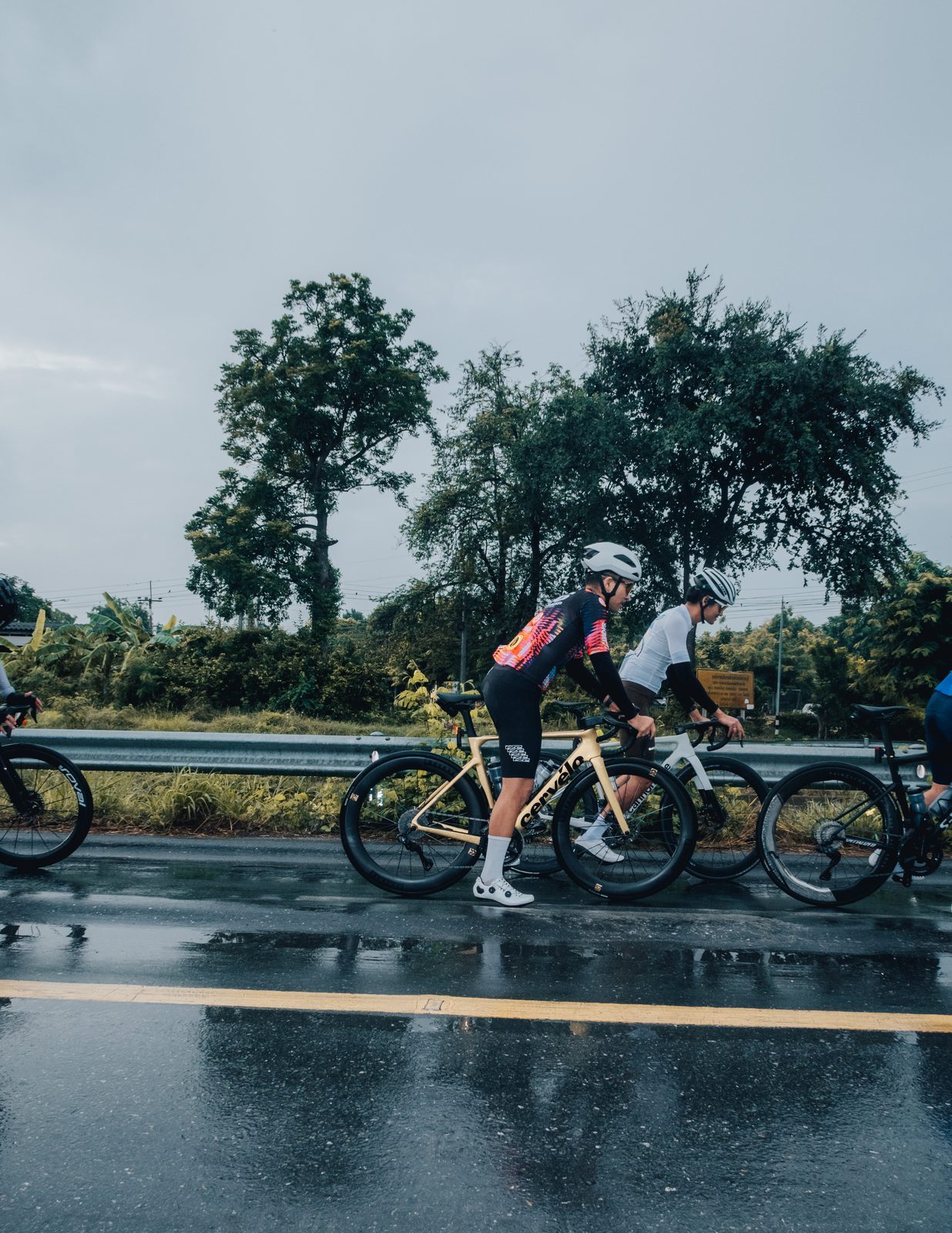 SFCC riders ระหว่างเทส Dura-Ace C50